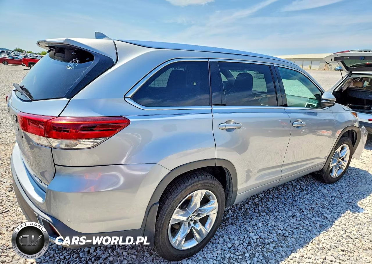 2018 Toyota Highlander Limited VIN:5TDDZRFH7JS826853 - 3