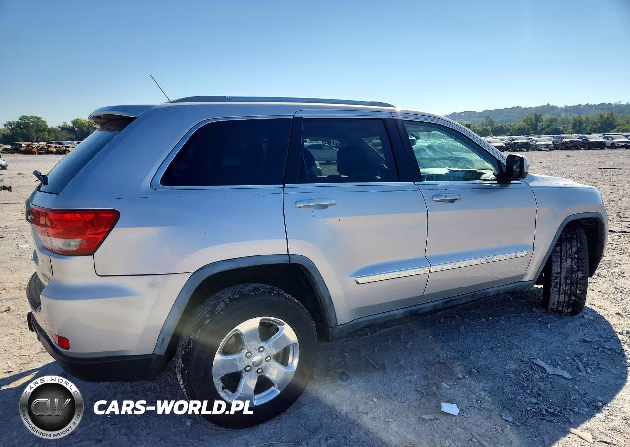2012 Jeep Grand Cherokee Laredo VIN:1C4RJFAG0CC208577 - 3