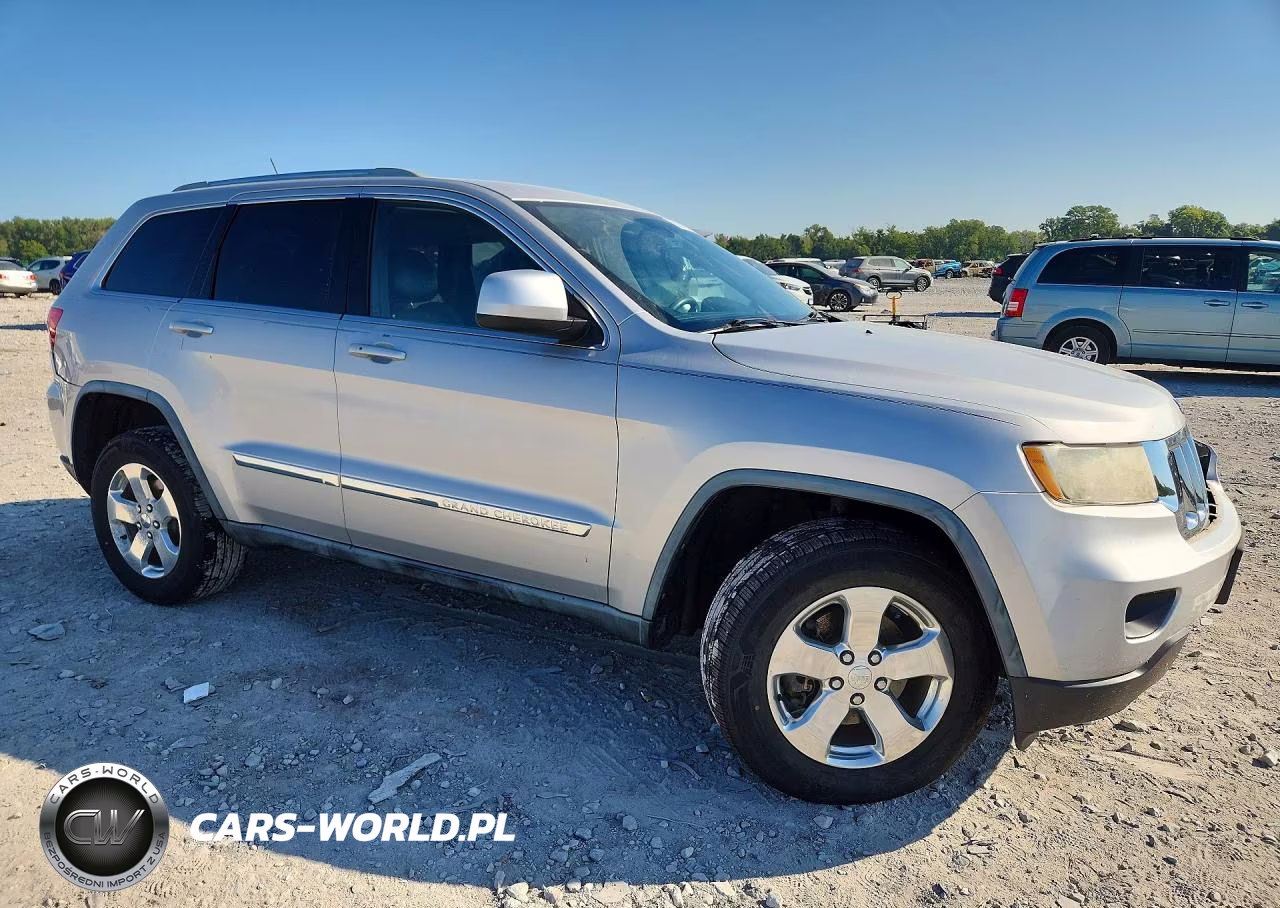 2012 Jeep Grand Cherokee Laredo VIN:1C4RJFAG0CC208577 - 4