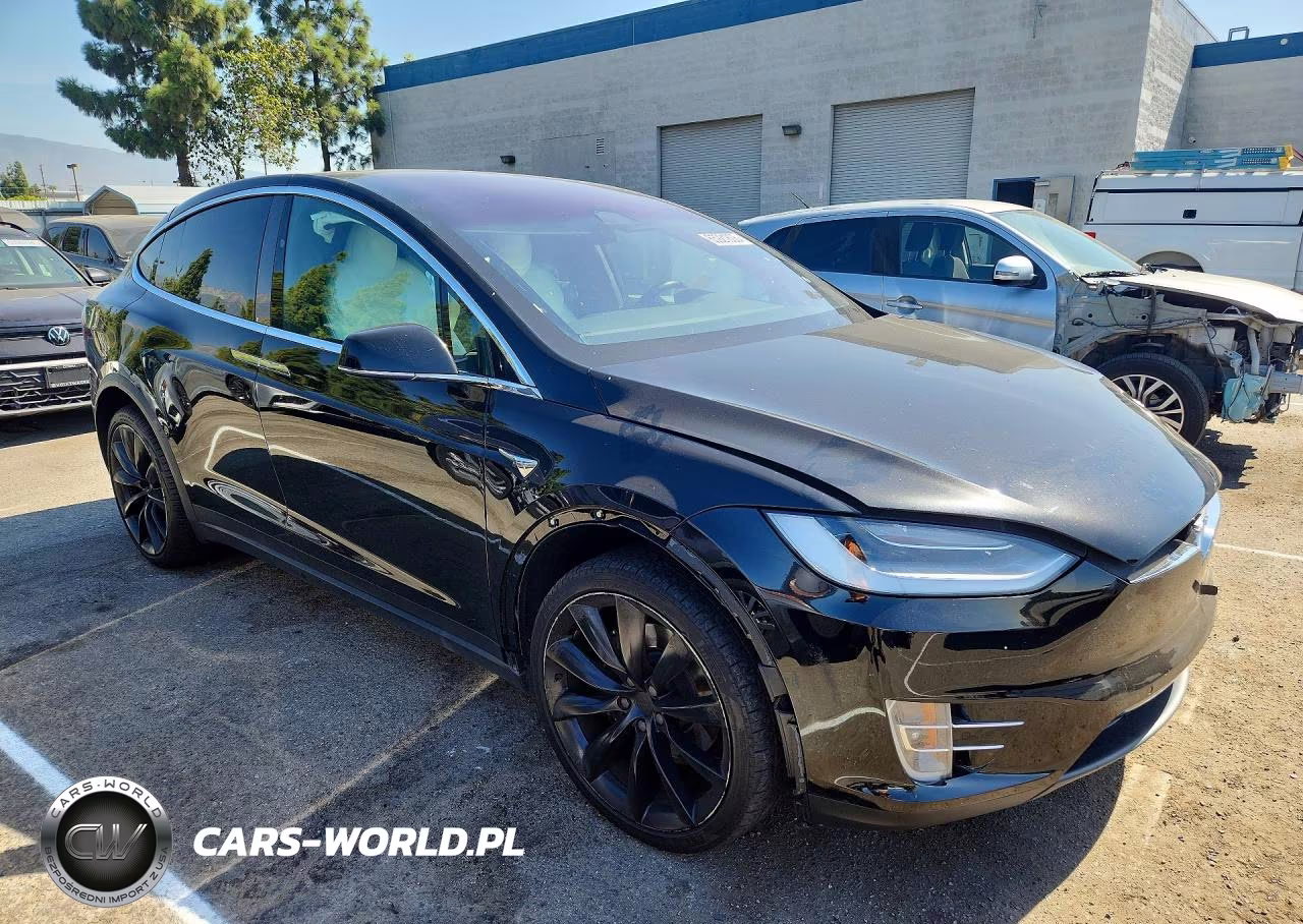 2020 Tesla Model X VIN:5YJXCAE24LF247579 - 4