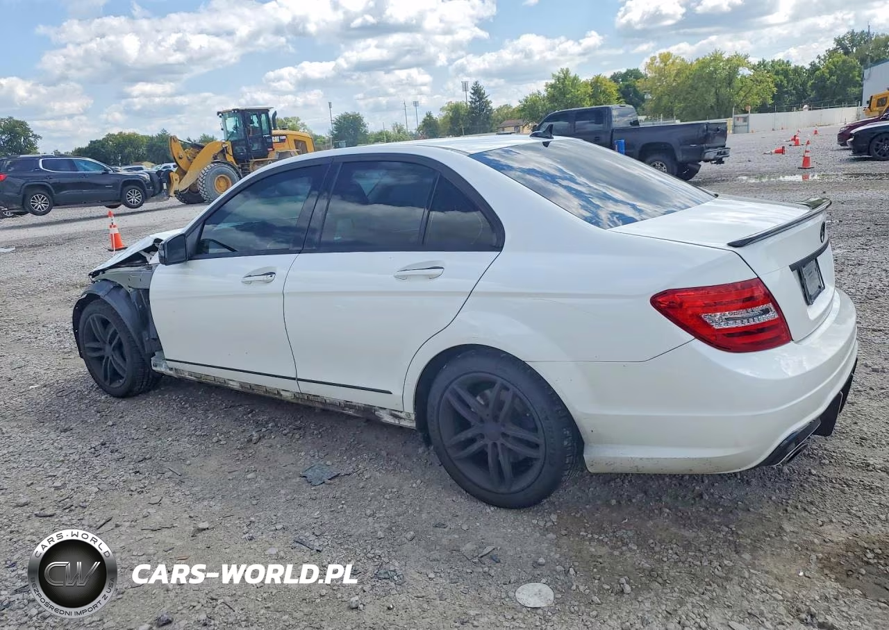 2014 Mercedes-Benz C 300 4Matic VIN:WDDGF8AB1EG236740 - 2