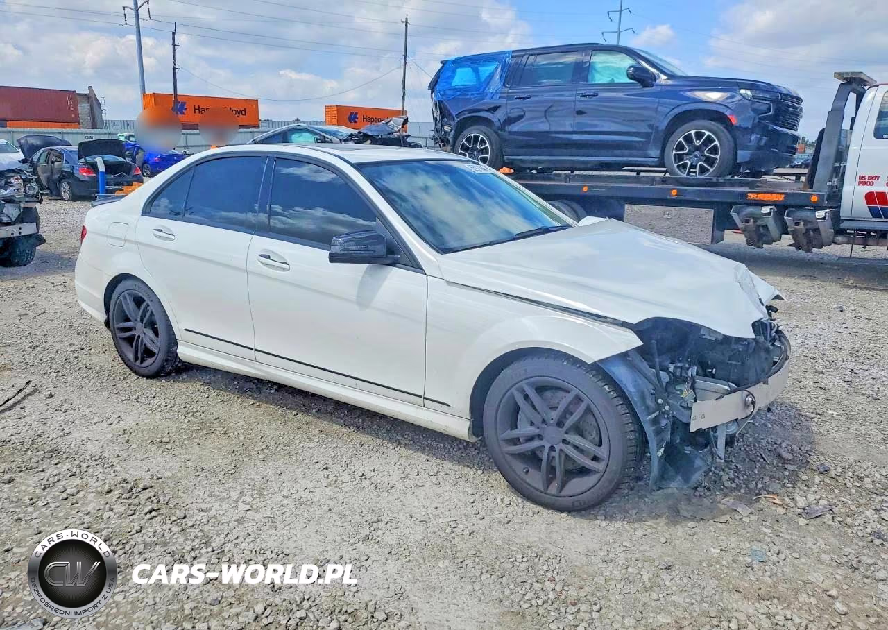 2014 Mercedes-Benz C 300 4Matic VIN:WDDGF8AB1EG236740 - 4