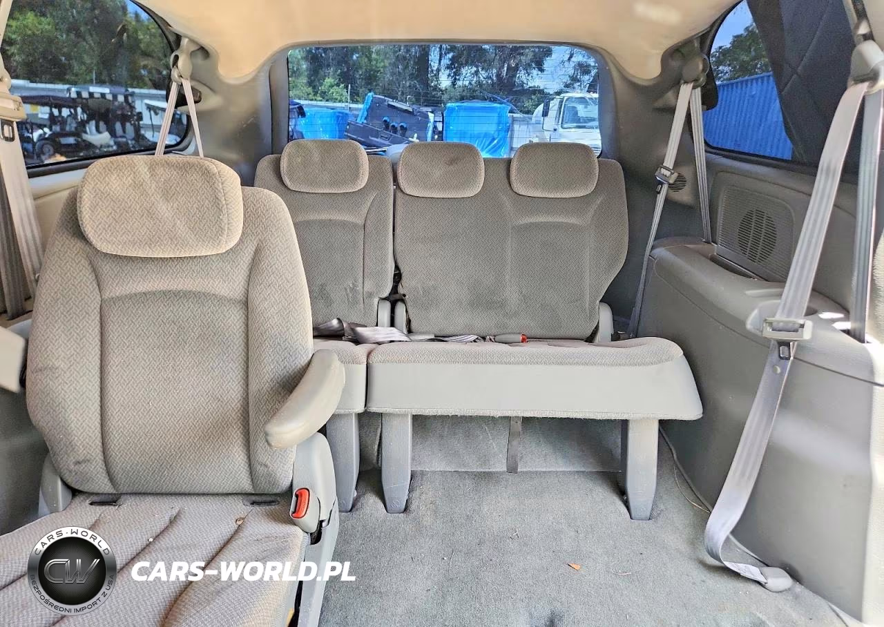 2005 Chrysler Town & Country Lx VIN:2C8GP44R95R136164 - 10
