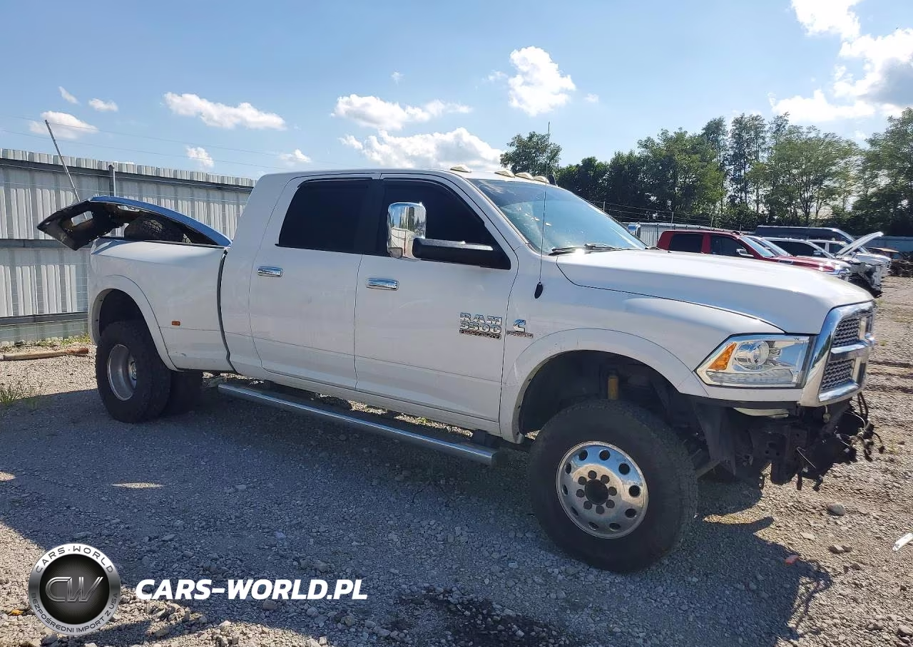 2017 Ram 3500 Laramie VIN:3C63RRML5HG597429 - 4