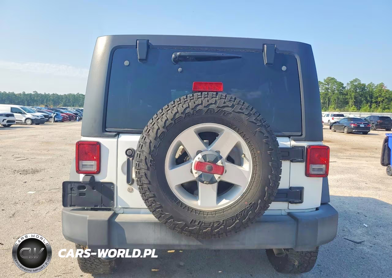 2017 Jeep Wrangler Unlimited Sport VIN:1C4BJWDGXHL685179 - 6