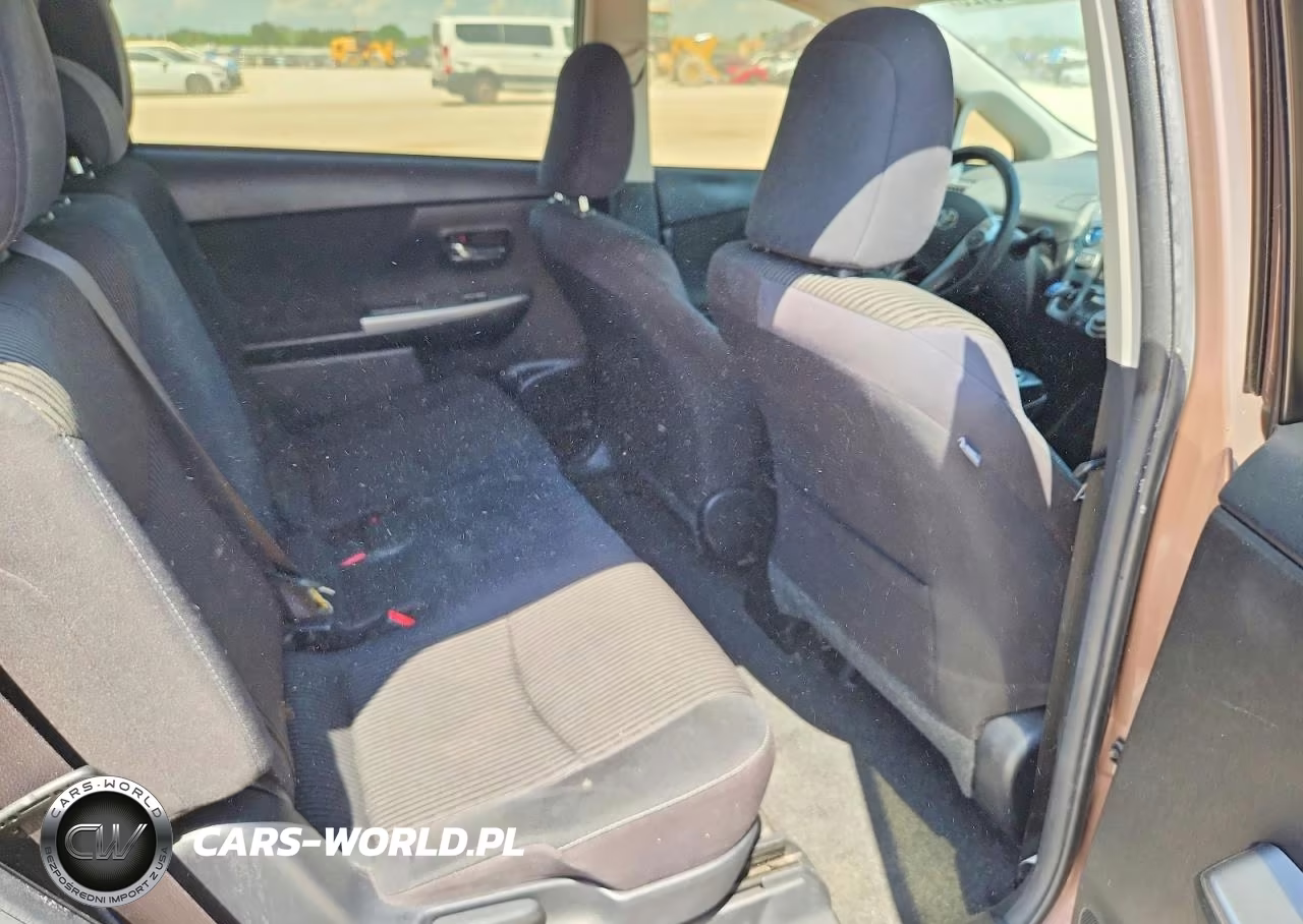 2017 Toyota Prius V Two VIN:JTDZN3EU4HJ056521 - 10