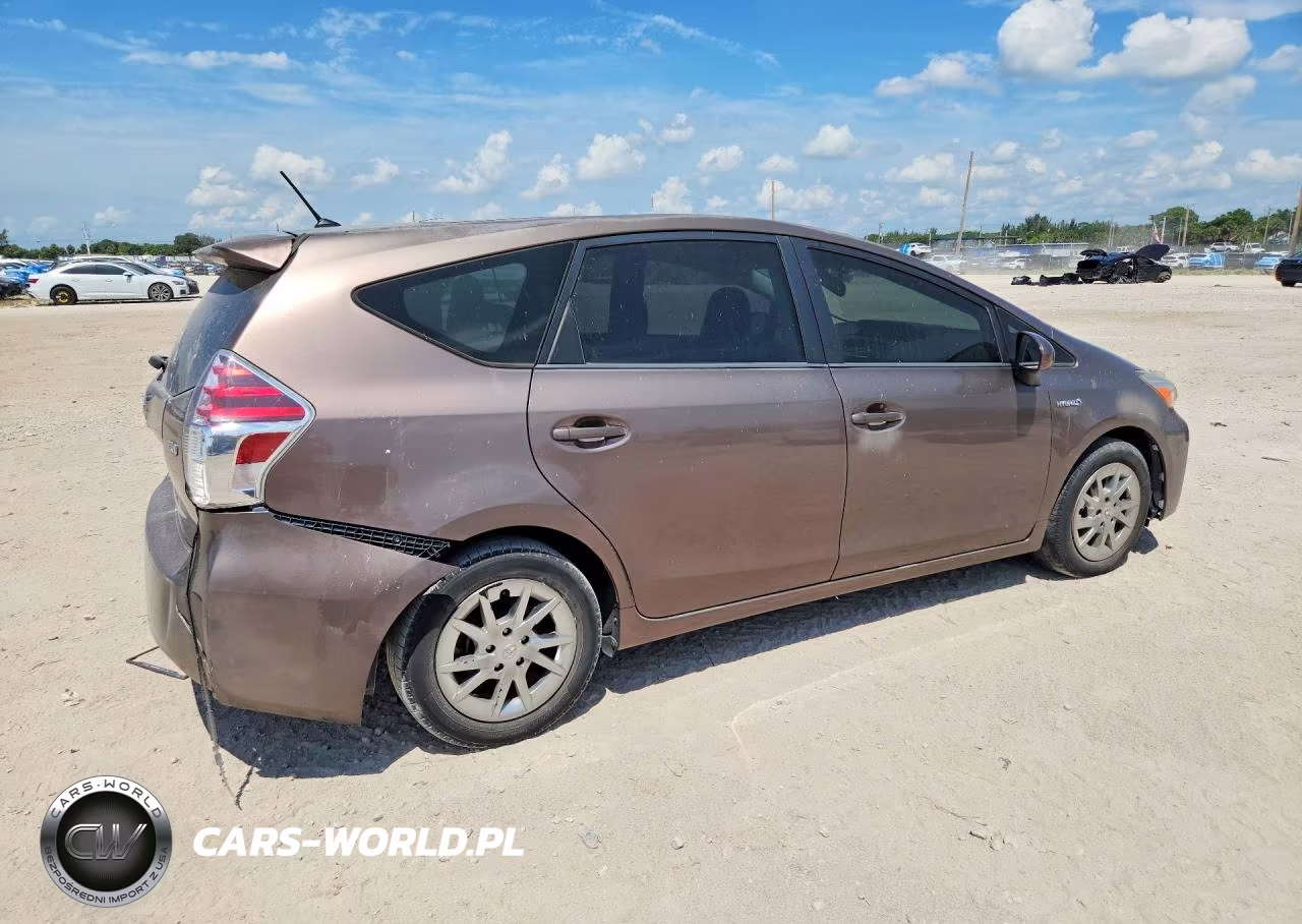 2017 Toyota Prius V Two VIN:JTDZN3EU4HJ056521 - 3