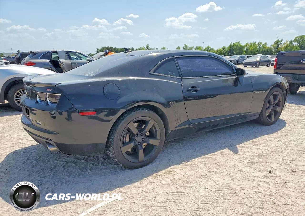 2011 Chevrolet Camaro 2Ss VIN:2G1FK1EJ9B9104435 - 3