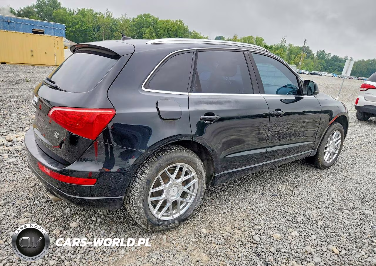 2010 Audi Q5 Premium Plus VIN:WA1LKAFP2AA030513 - 3