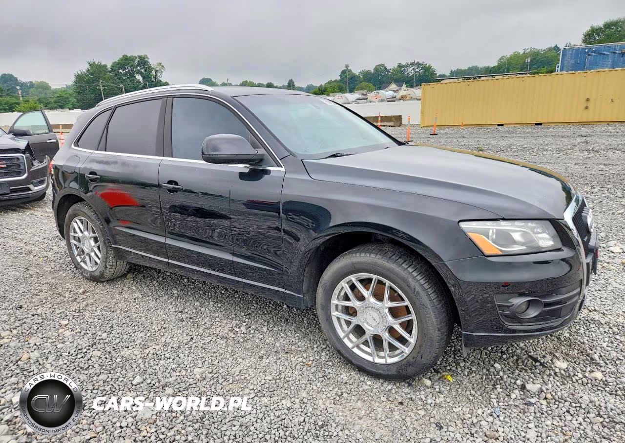 2010 Audi Q5 Premium Plus VIN:WA1LKAFP2AA030513 - 4