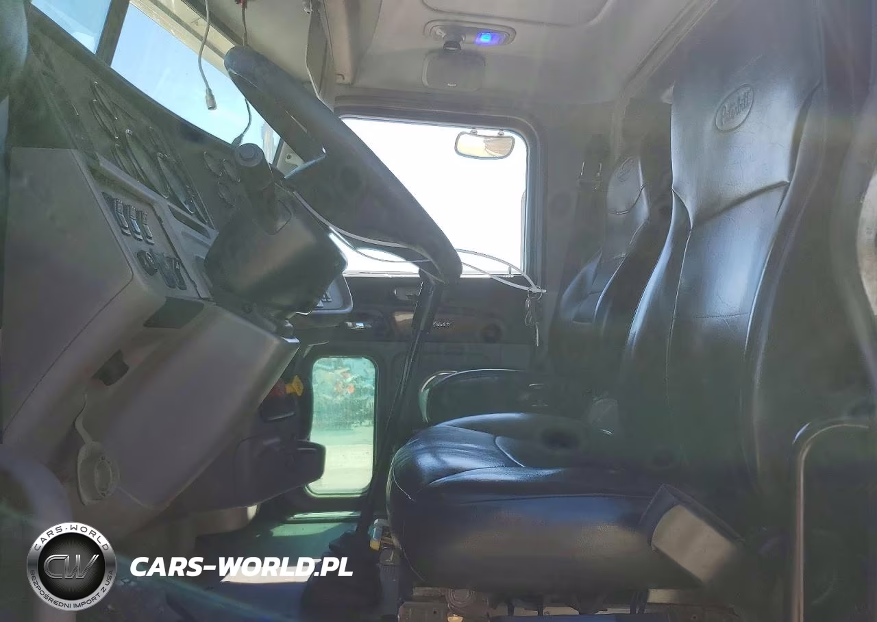 2011 Peterbilt 367 - Semi Truck VIN:1XPTD49X1BD117136 - 7