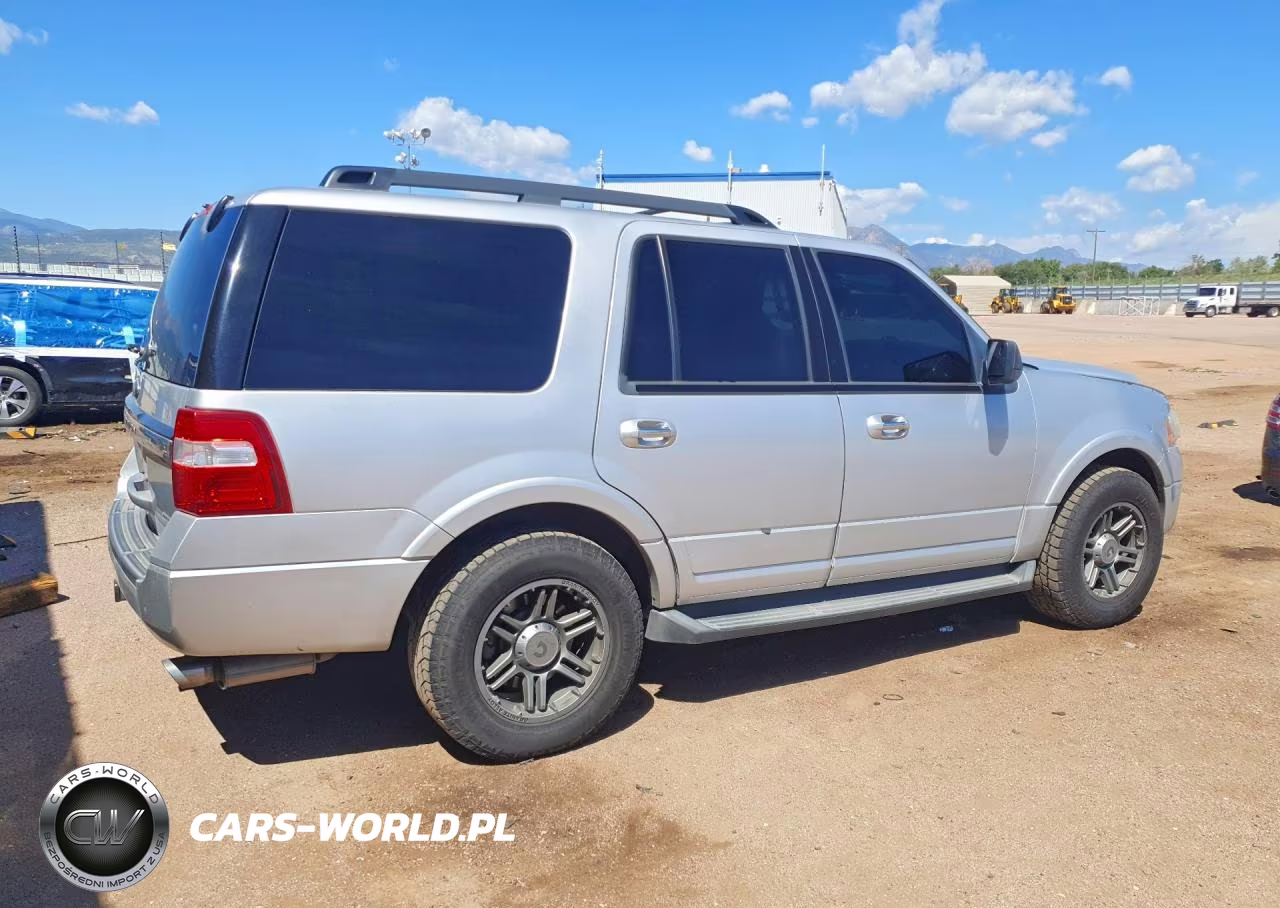 2015 Ford Expedition Xlt VIN:1FMJU1JT8FEF04746 - 3