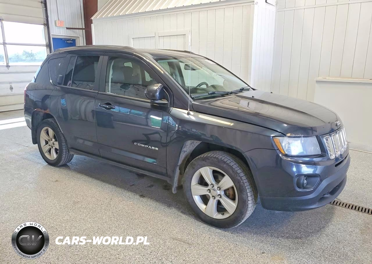 2014 Jeep Compass Latitude VIN:1C4NJDEB5ED623585 - 4