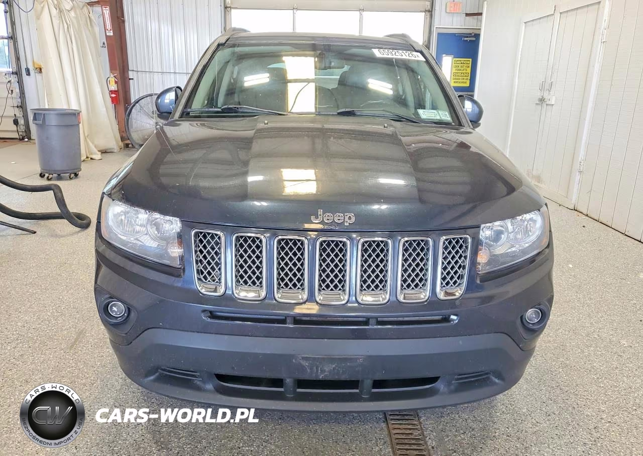 2014 Jeep Compass Latitude VIN:1C4NJDEB5ED623585 - 5