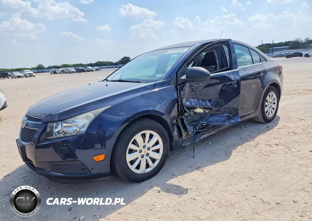 2011 Chevrolet Cruze Ls – zdjęcie 1 z 13