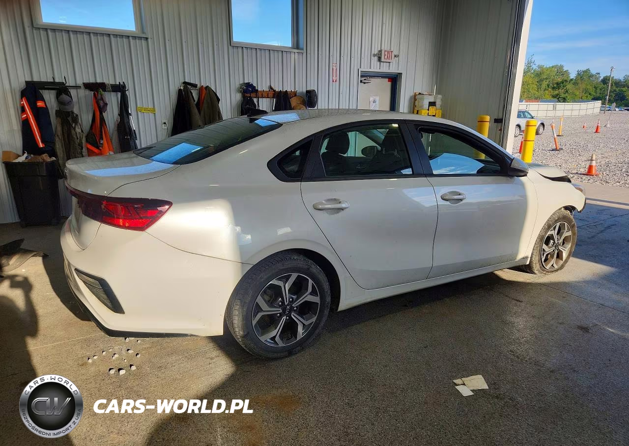 2021 Kia Forte Lxs VIN:3KPF24AD4ME395231 - 3