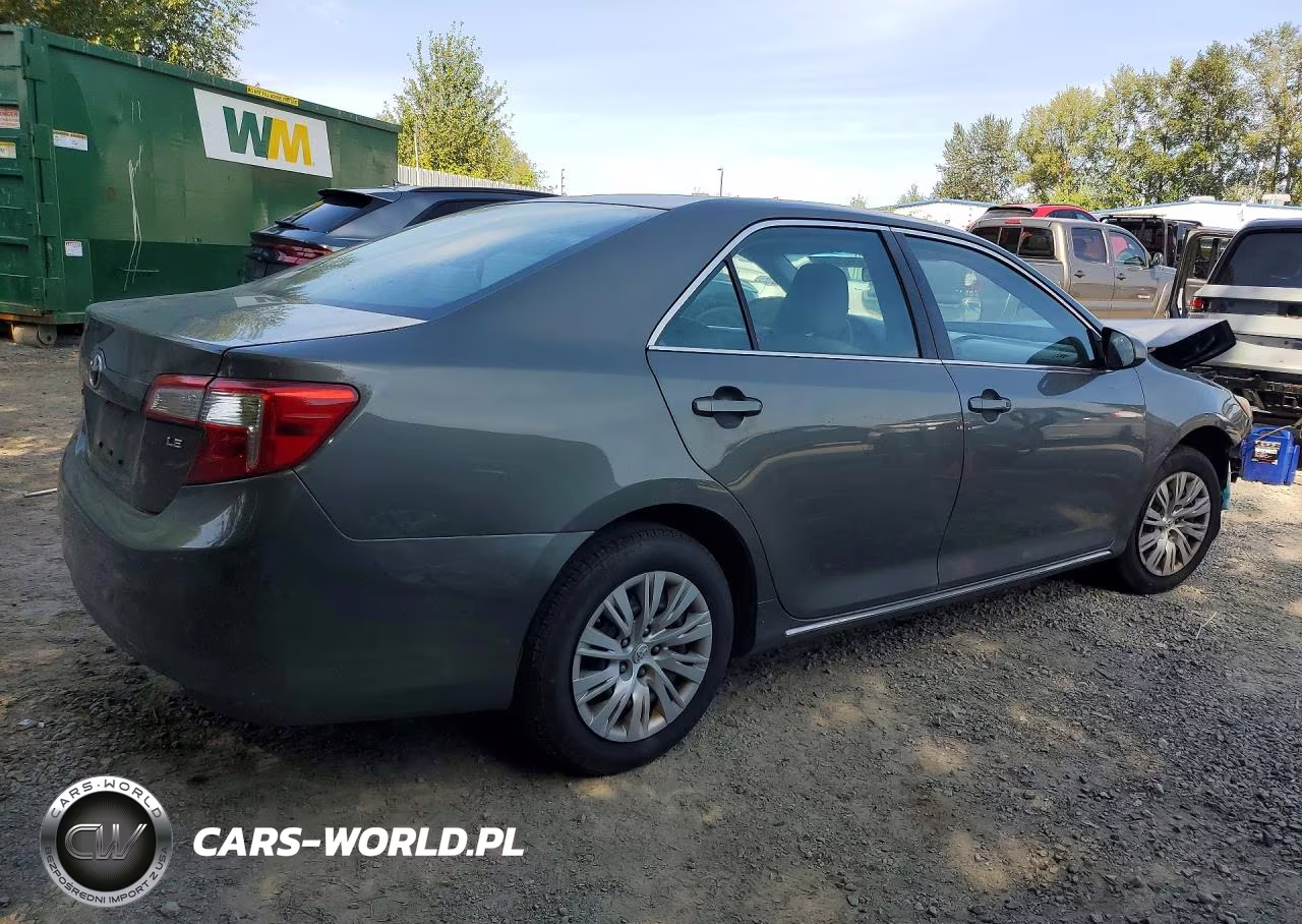 2014 Toyota Camry Le VIN:4T4BF1FK3ER350844 - 3