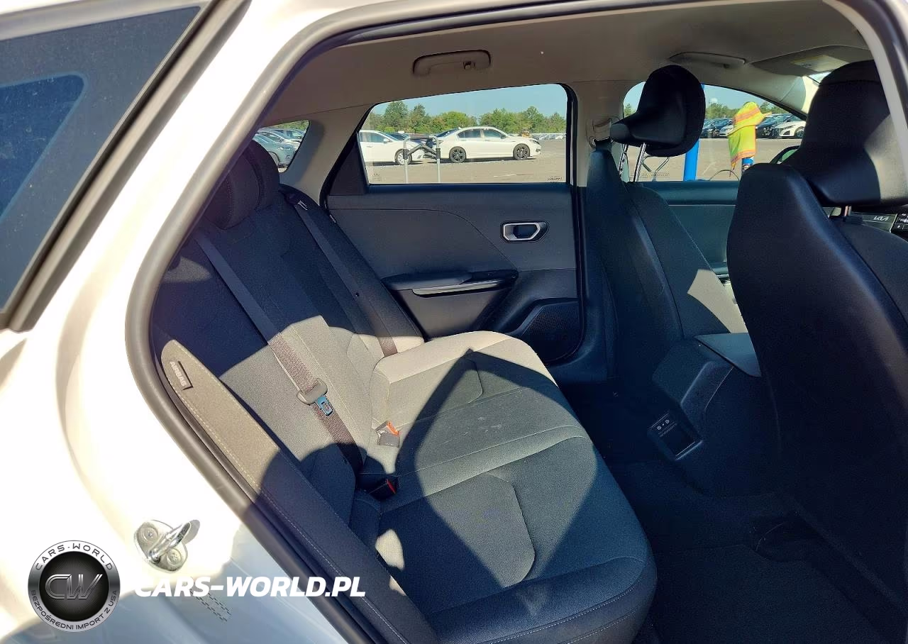 2025 Kia K4 Lx VIN:3KPFT4DE5SE136097 - 10