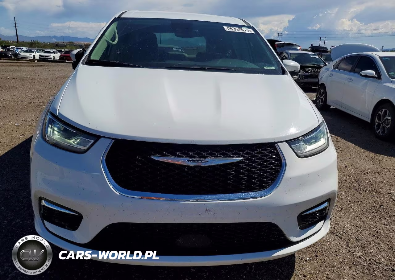 2023 Chrysler Pacifica Touring L VIN:2C4RC1BG8PR558659 - 5