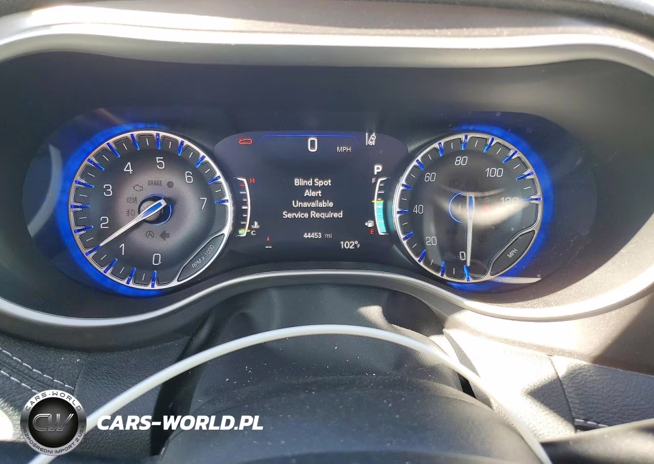 2023 Chrysler Pacifica Touring L VIN:2C4RC1BG8PR558659 - 9