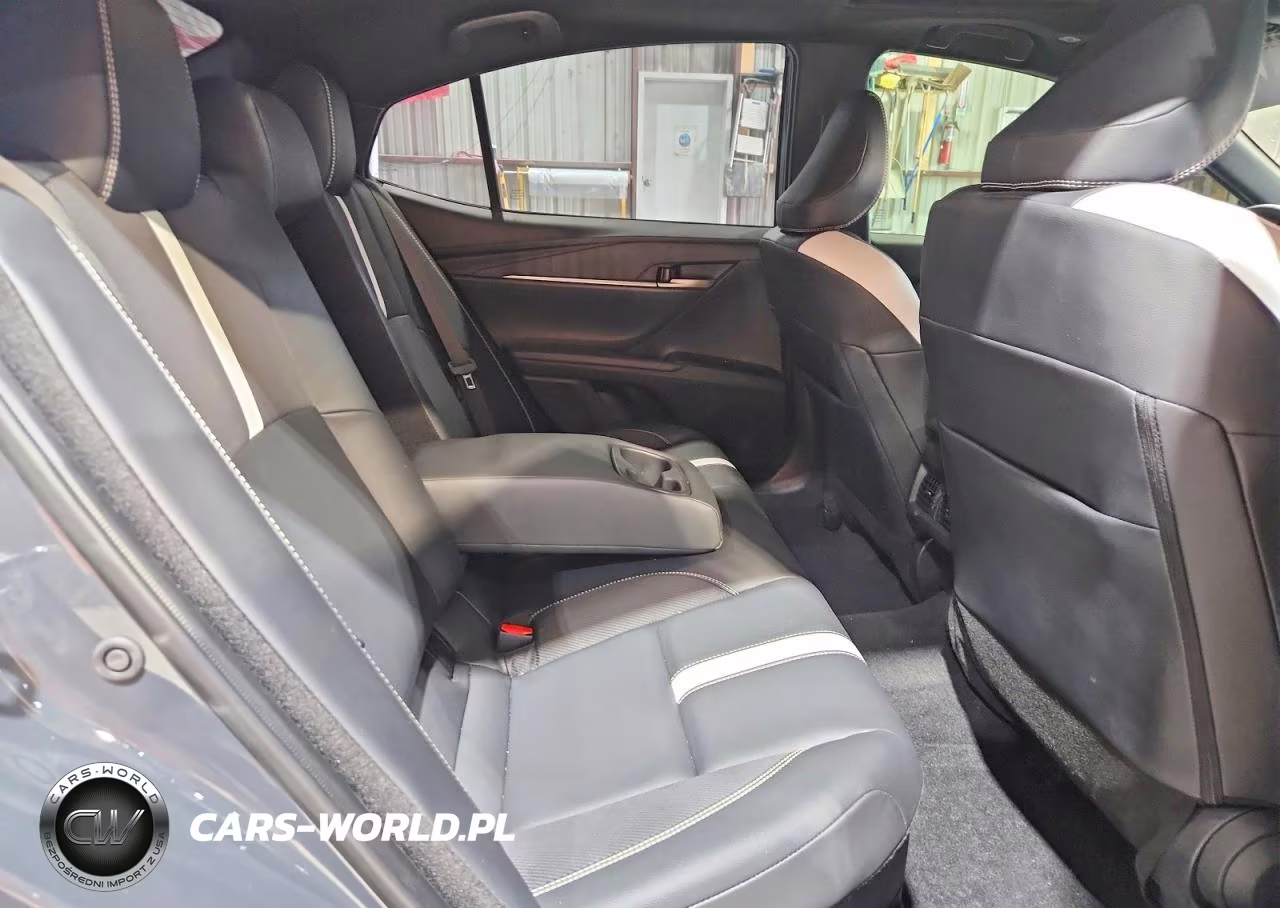 2026 Toyota Camry Se VIN:4T1DAACKXTU715765 - 10