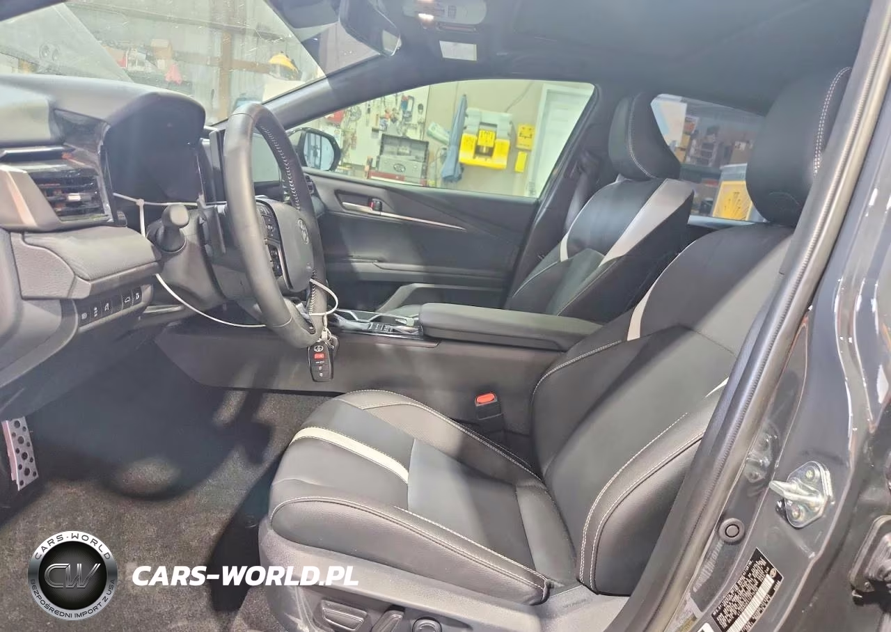 2026 Toyota Camry Se VIN:4T1DAACKXTU715765 - 7