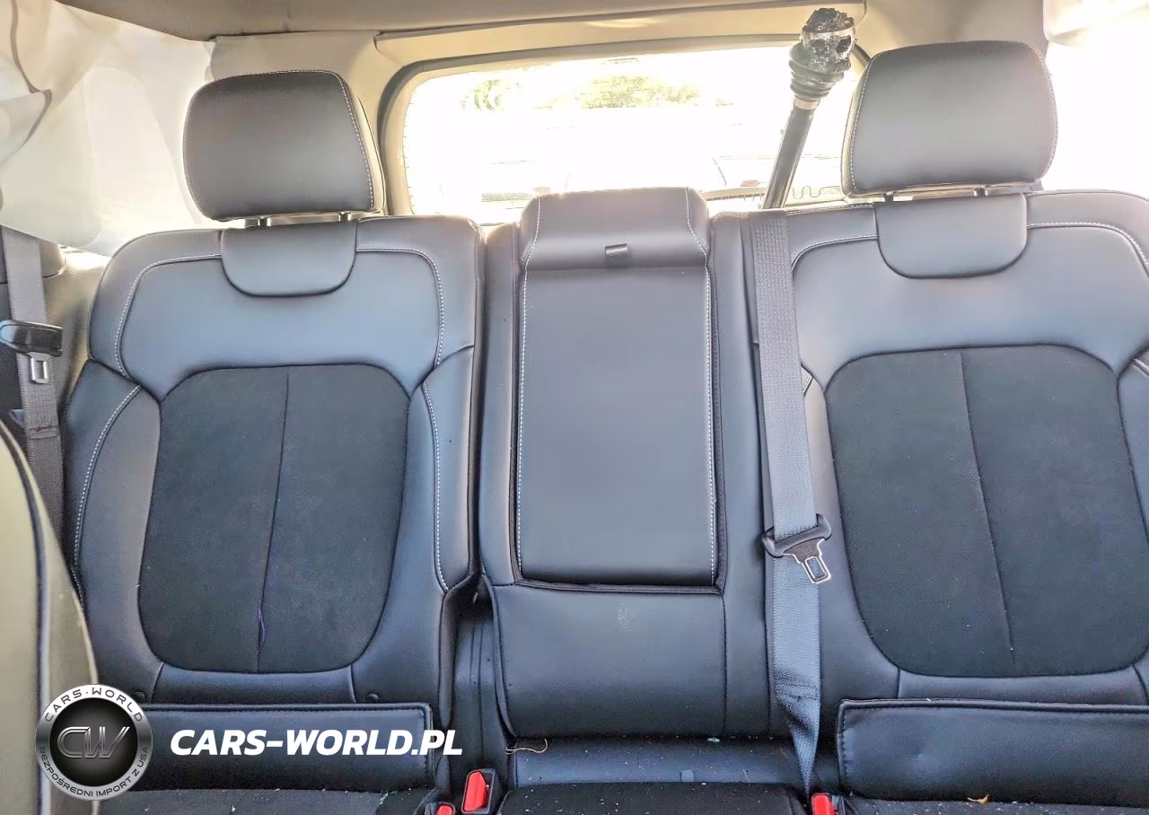2026 Jeep Grand Cherokee Base VIN:1C4RJHARXTC208518 - 10