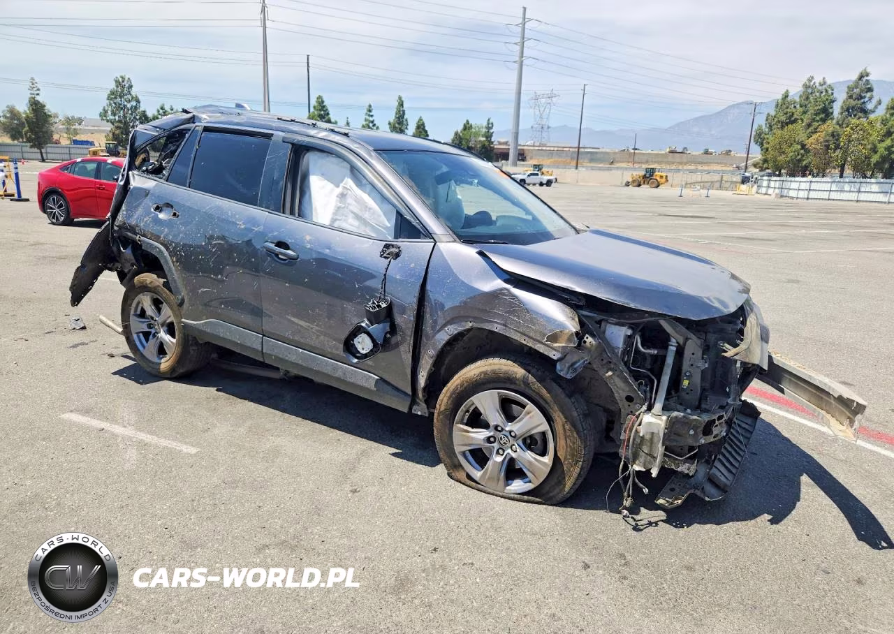 2022 Toyota Rav4 Xle VIN:2T3W1RFV4NC178898 - 4