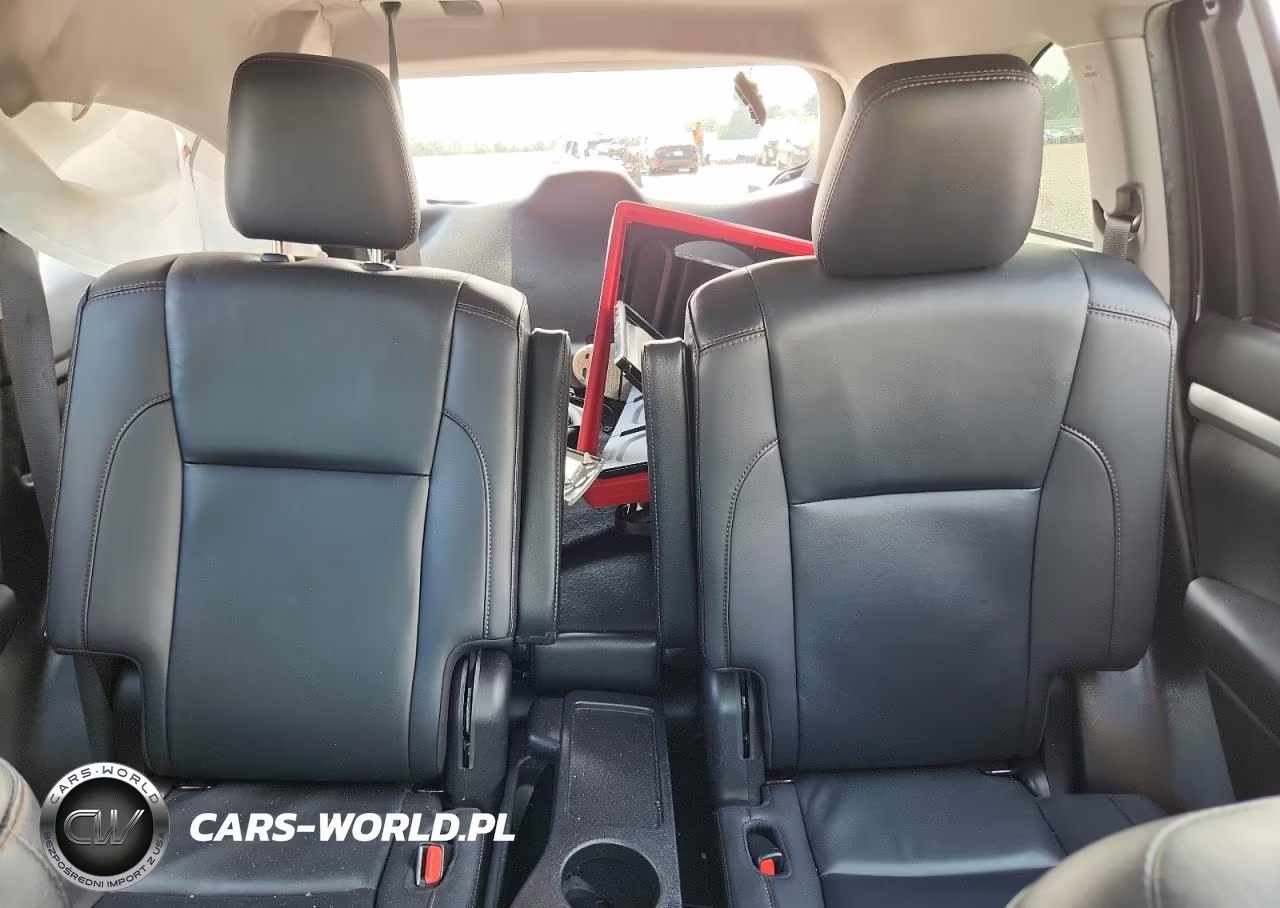 2019 Toyota Highlander Xle VIN:5TDKZRFH0KS569849 - 10