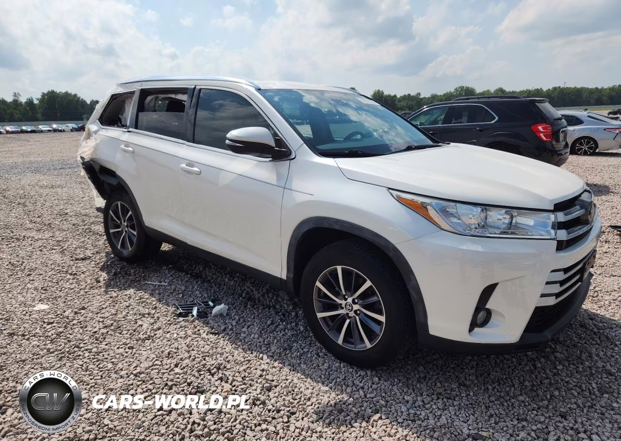2019 Toyota Highlander Xle VIN:5TDKZRFH0KS569849 - 4