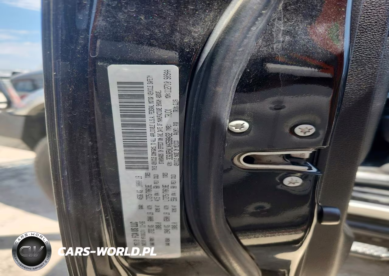 2017 Ram 2500 Laramie VIN:3C6UR5NLXHG588432 - 12