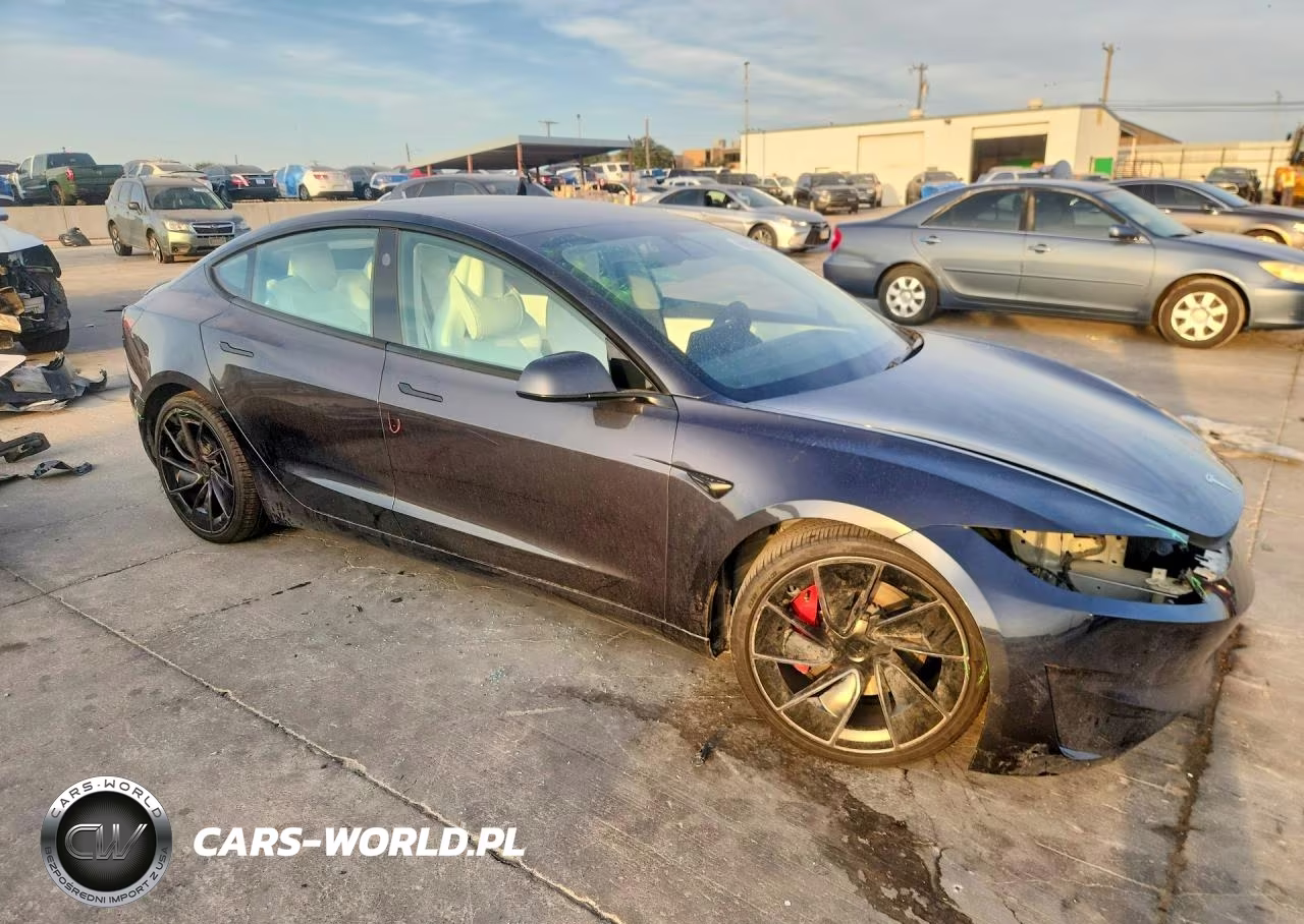 2025 Tesla Model 3 VIN:5YJ3E1ETXSF005475 - 4