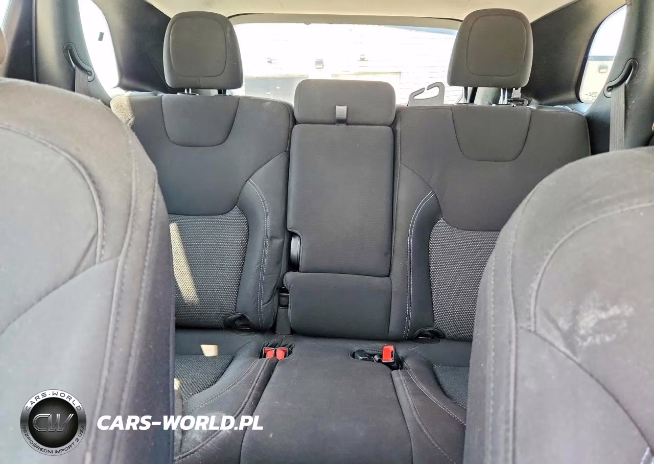 2021 Jeep Cherokee Latitude VIN:1C4PJMCB3MD242568 - 10