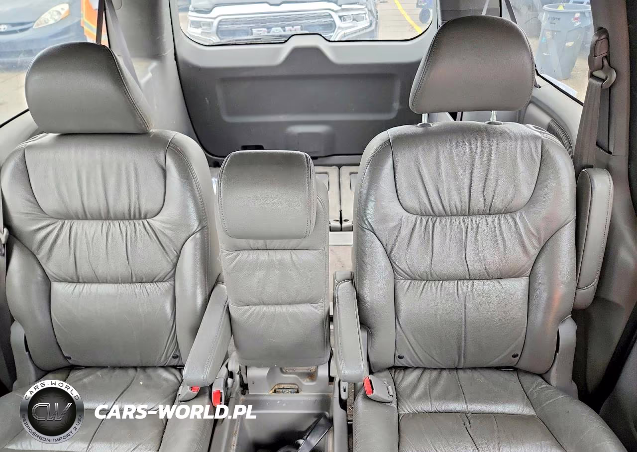 2010 Honda Odyssey Touring VIN:5FNRL3H95AB078702 - 10