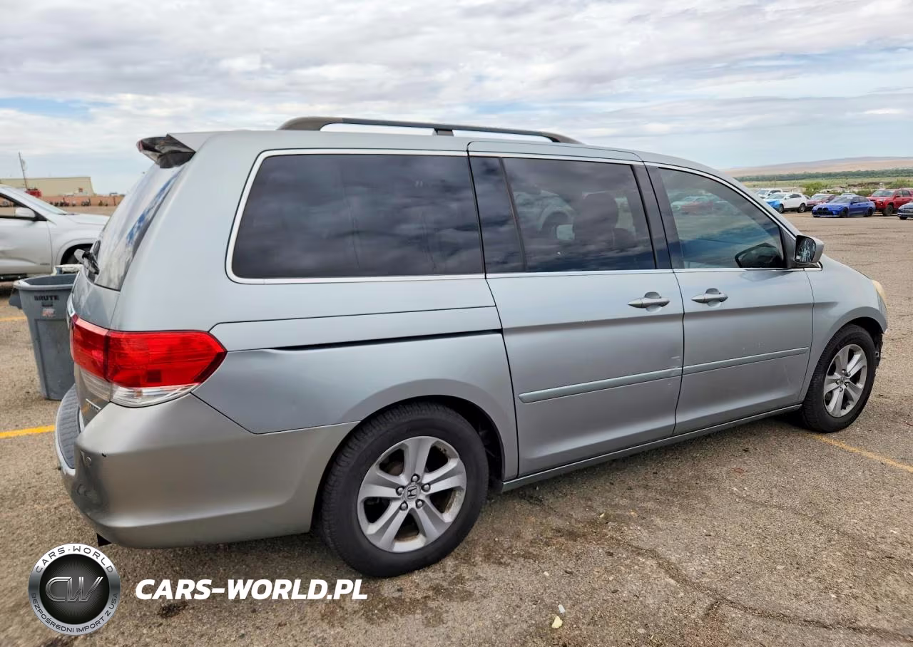 2010 Honda Odyssey Touring VIN:5FNRL3H95AB078702 - 3