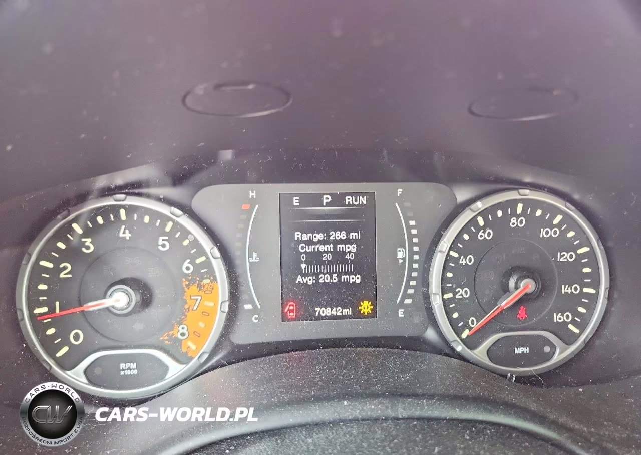 2017 Jeep Renegade Latitude VIN:ZACCJBBB3HPF17240 - 9