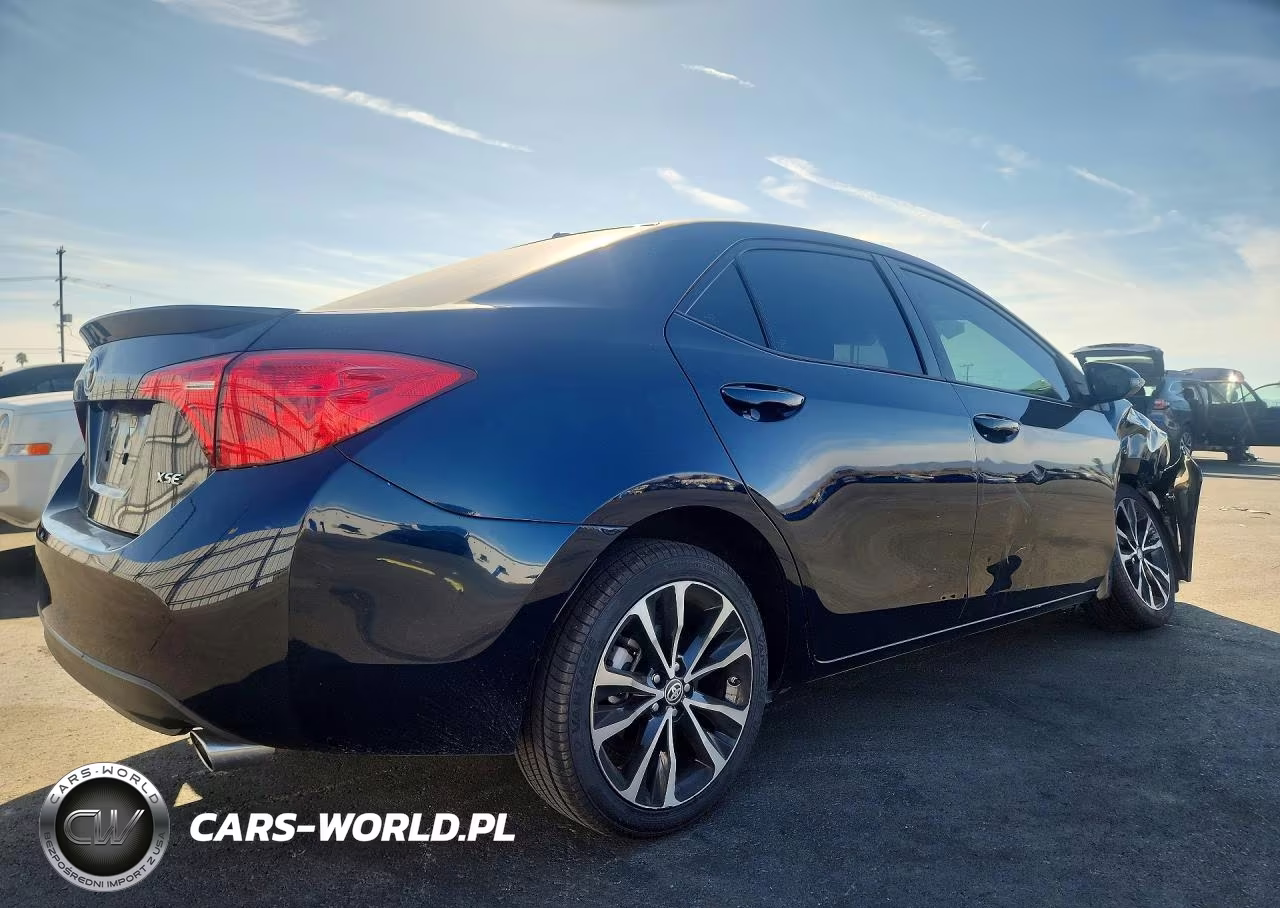 2018 Toyota Corolla Xse VIN:5YFBURHE9JP766804 - 3