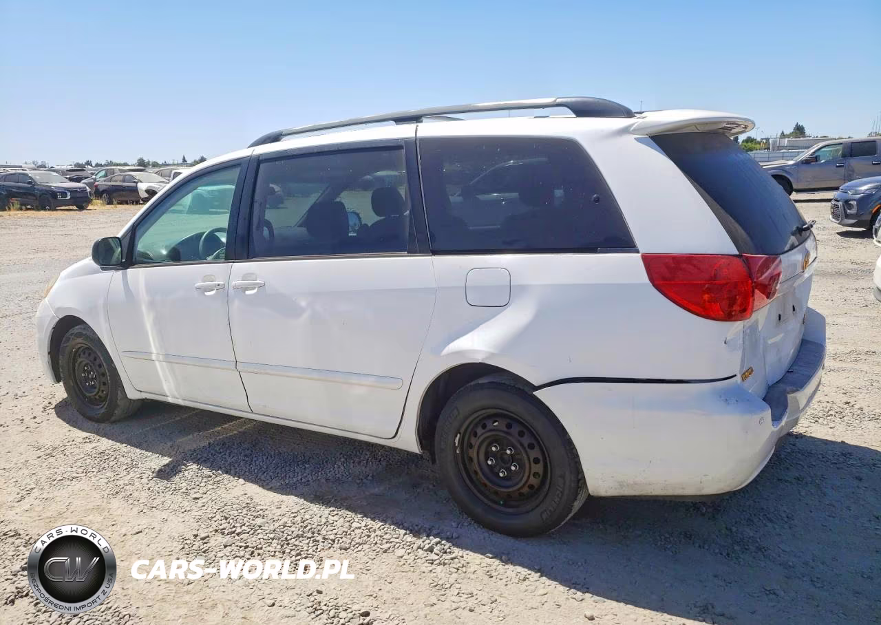 2007 Toyota Sienna Le 7-Passenger VIN:5TDZK23C17S011390 - 2