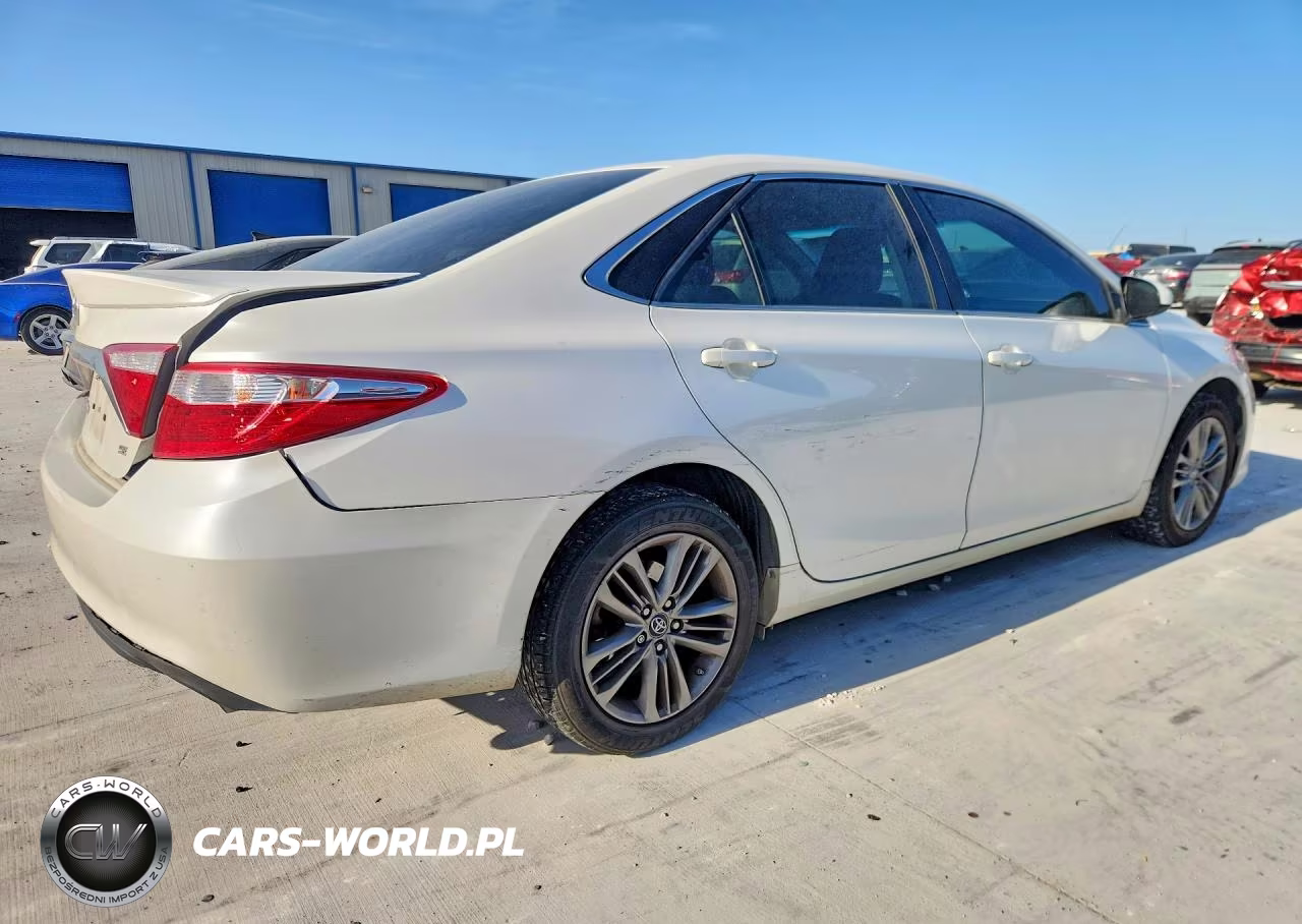 2017 Toyota Camry Se VIN:4T1BF1FK6HU303161 - 3