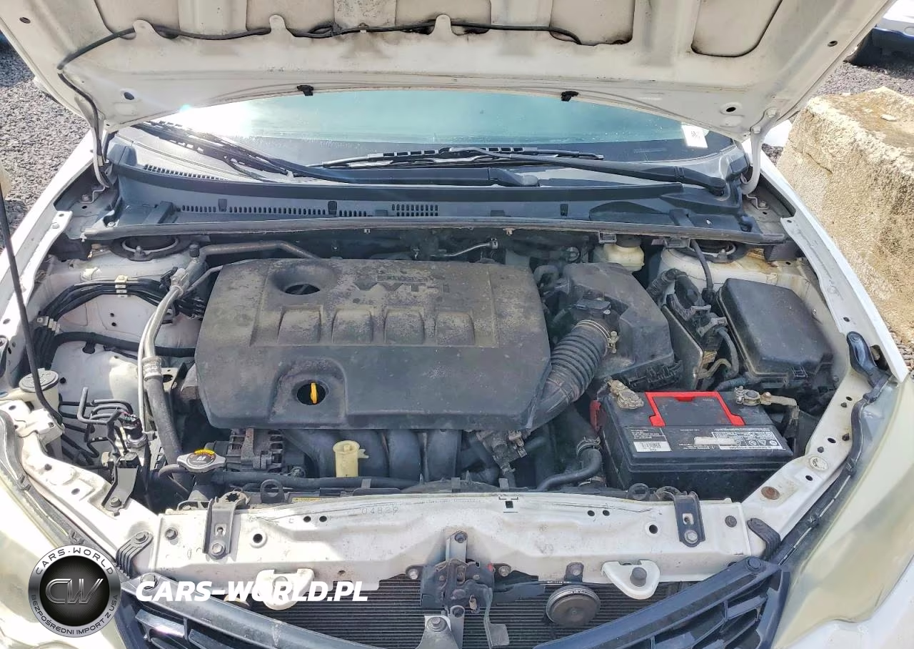 2015 Toyota Corolla S Plus VIN:5YFBURHE3FP180381 - 11