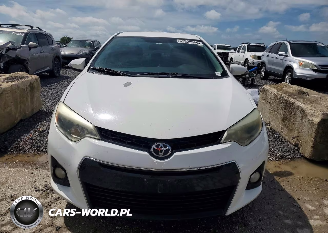 2015 Toyota Corolla S Plus VIN:5YFBURHE3FP180381 - 5