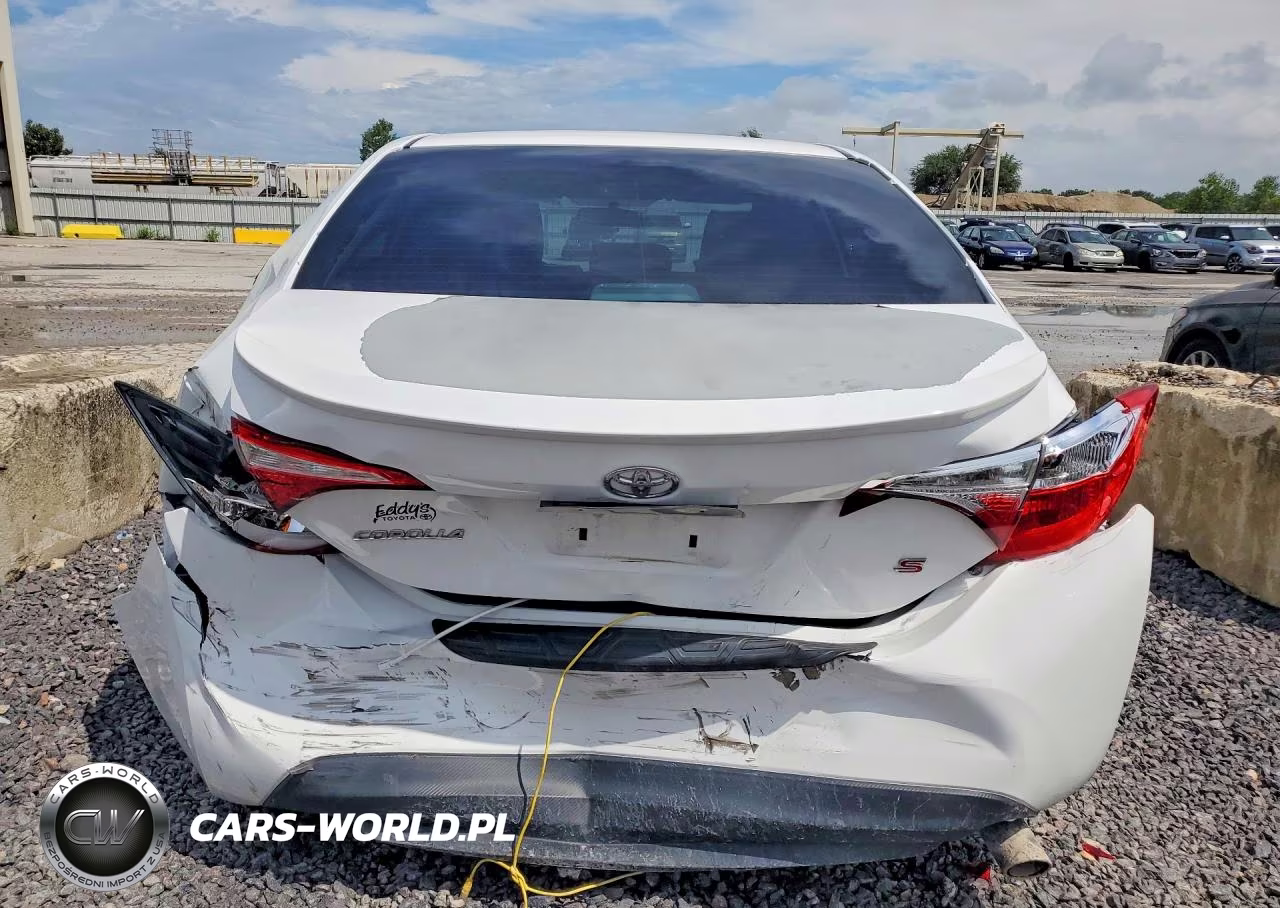 2015 Toyota Corolla S Plus VIN:5YFBURHE3FP180381 - 6