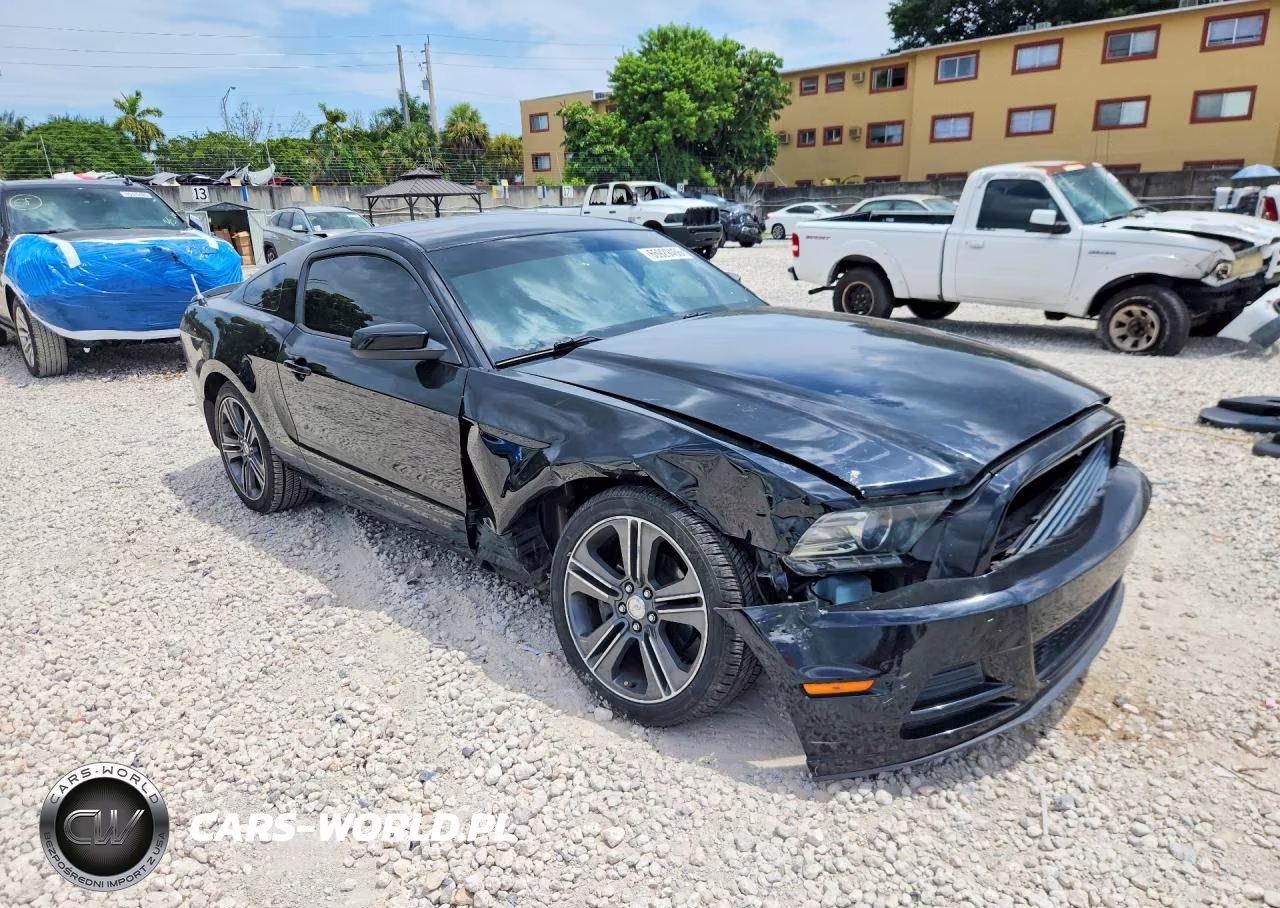 2013 Ford Mustang VIN:1ZVBP8AM4D5258449 - 4