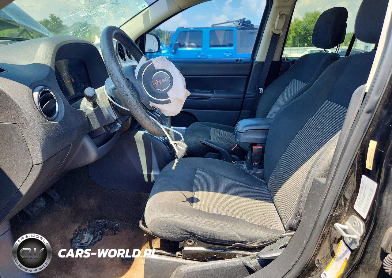 2014 Jeep Compass Sport VIN:1C4NJCBA7ED521968 - 7