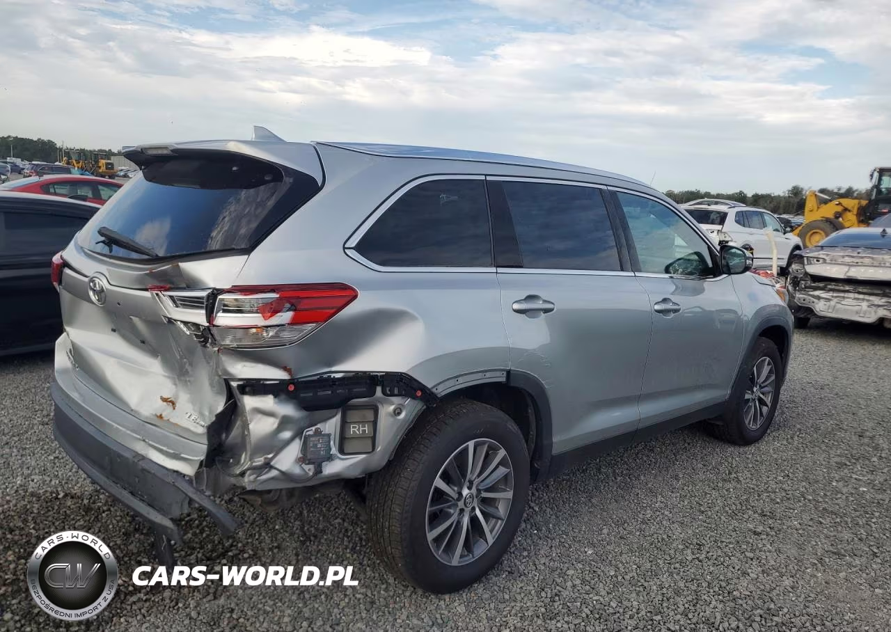 2019 Toyota Highlander Xle VIN:5TDJZRFH0KS732964 - 3