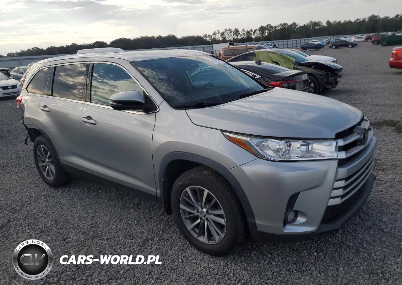 2019 Toyota Highlander Xle VIN:5TDJZRFH0KS732964 - 4