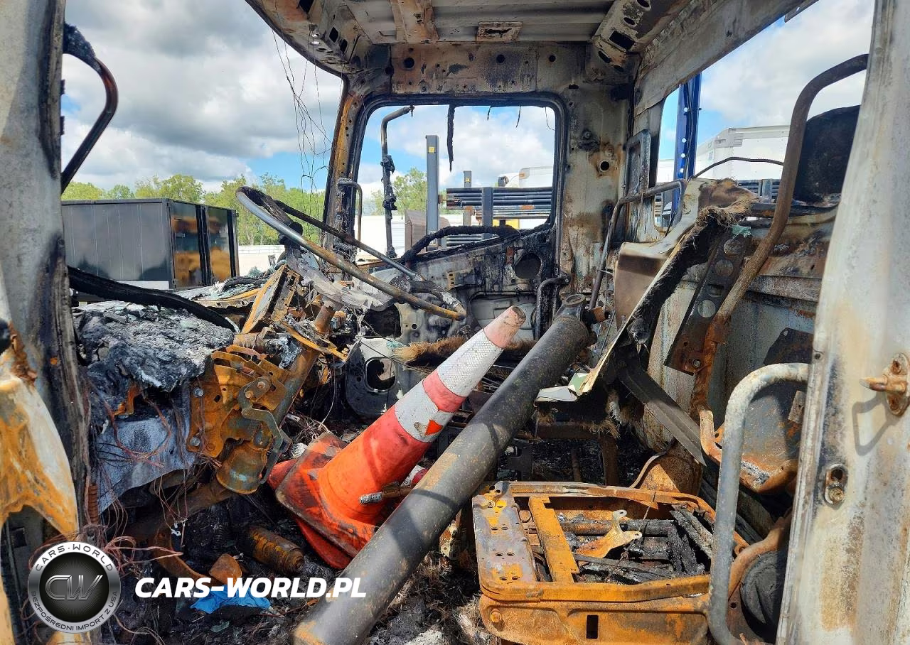 2015 Hino 258-268 VIN:5PVNE8JP8F4S51142 - 7