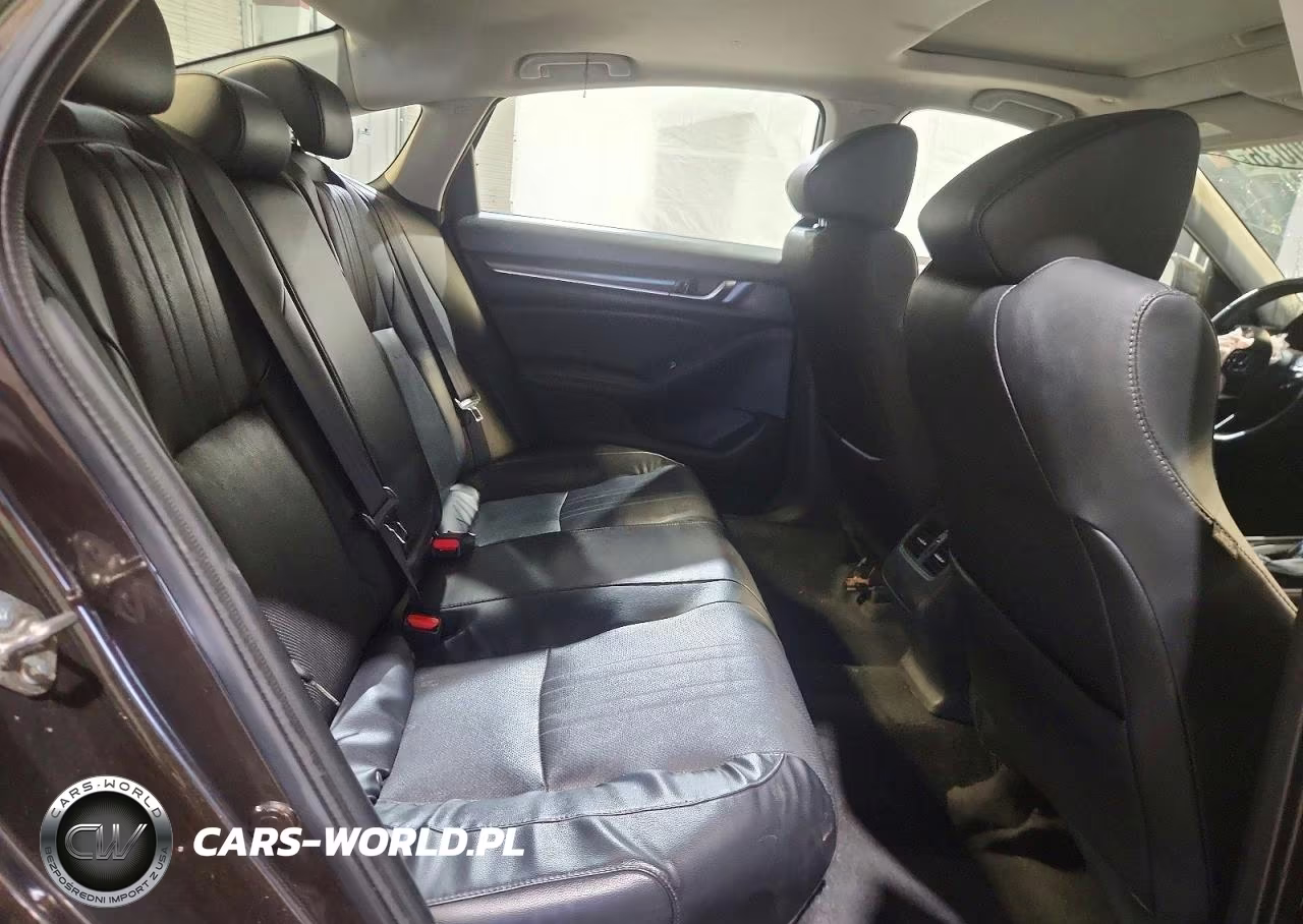 2018 Honda Accord Touring VIN:1HGCV1F99JA163950 - 10
