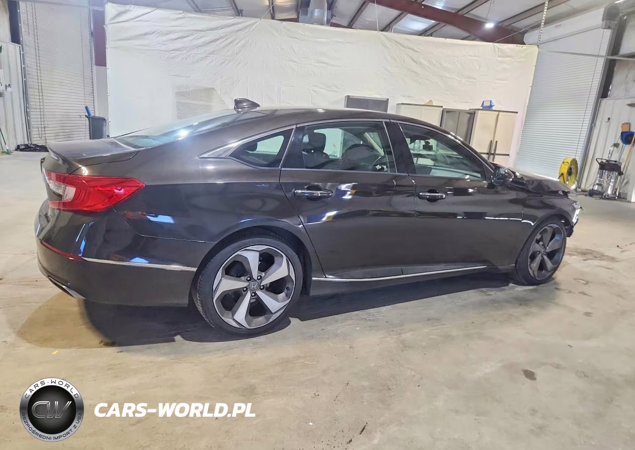 2018 Honda Accord Touring VIN:1HGCV1F99JA163950 - 3