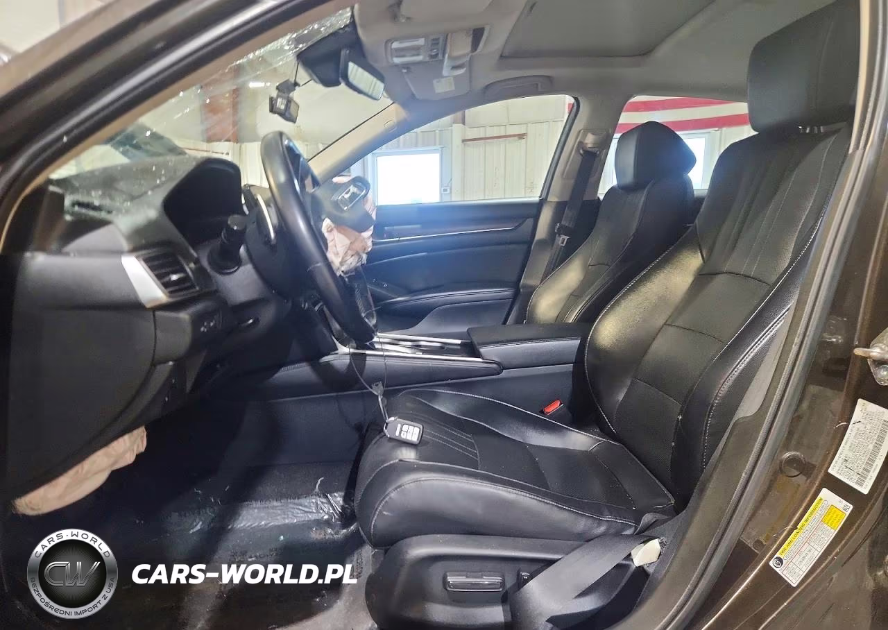 2018 Honda Accord Touring VIN:1HGCV1F99JA163950 - 7